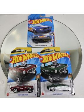 Hot Wheels Dream Garage Gassers Volvo P1800 And Dodge Challenger Drift Car